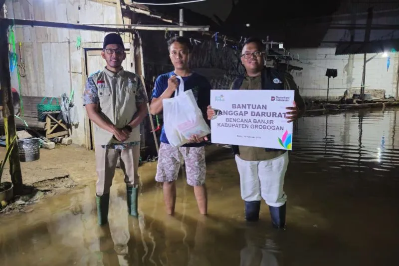 PLN Peduli Salurkan Bantuan untuk Warga Terdampak Banjir di Gubug