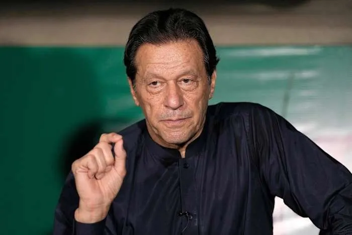 Mantan Kapten Kriket Desak Perawatan Medis yang Baik untuk Imran Khan di Penjara
