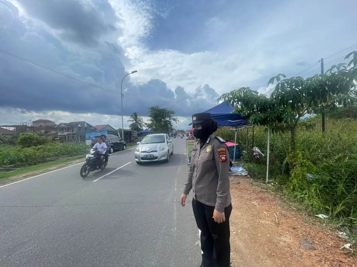 Polsek Pontianak Timur Amankan Pasar Juadah untuk Kenyamanan Masyarakat
