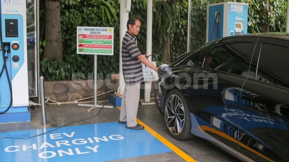 PLN Luncurkan SPKLU Ultra Cepat Pertama di Indonesia di Gading Serpong