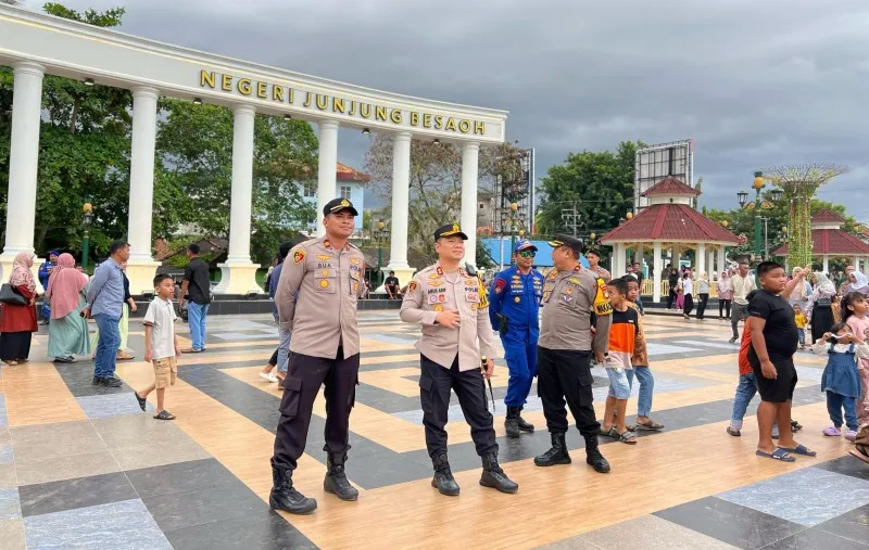 Kapolres Bangka Selatan Pantau Keamanan Destinasi Wisata Selama Libur Lebaran