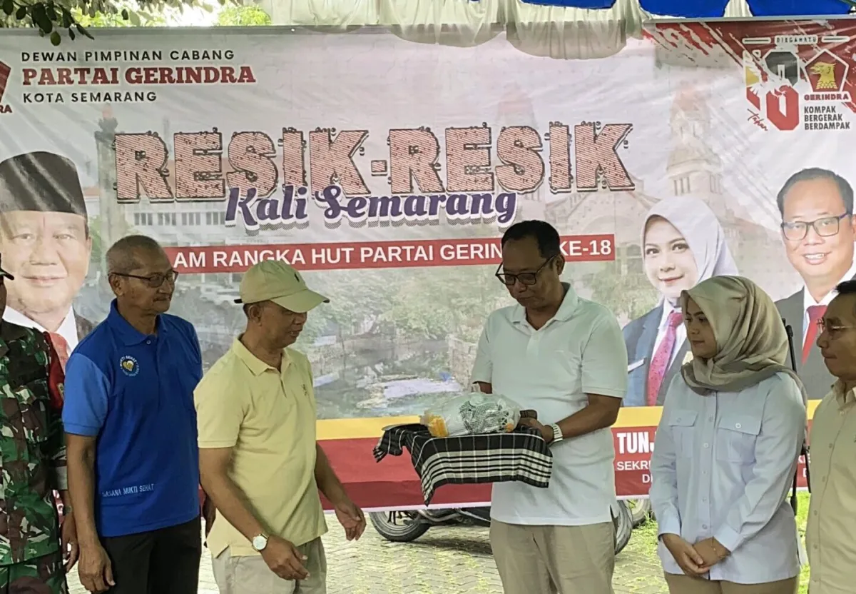 Gerindra Semarang Laksanakan Aksi Bersih Sungai Sambiroto untuk Lingkungan Sehat