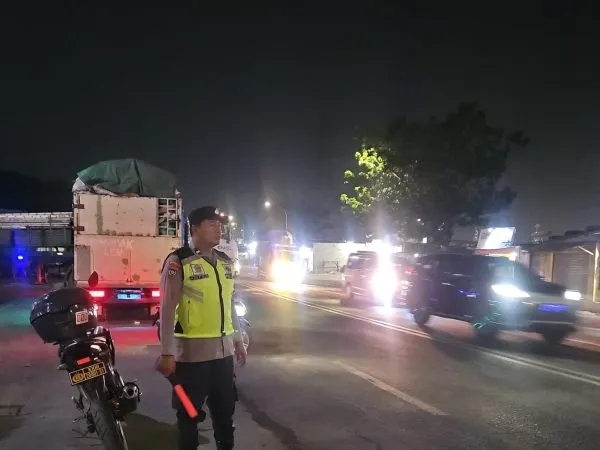 Polsek Telagasari Dukung Ketahanan Pangan Lewat Perawatan Tanaman Jagung
