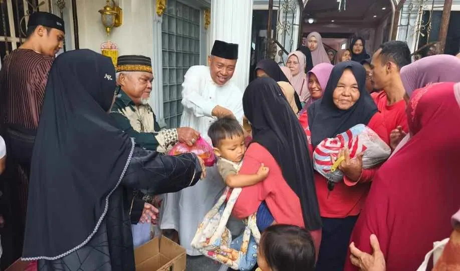 Ketua DPD Among Mitro Karimun Salurkan 200 Paket Sembako di Bulan Ramadhan