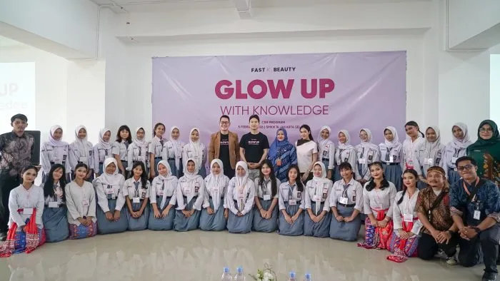 PT Fast Beauty Indonesia Edukasi Generasi Muda tentang Skincare dan Karier Digital di SMKN 74 Jakarta