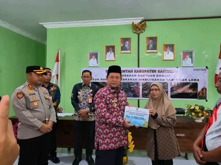 Bupati Katingan Serahkan Bantuan Rp364 Juta untuk Korban Kebakaran