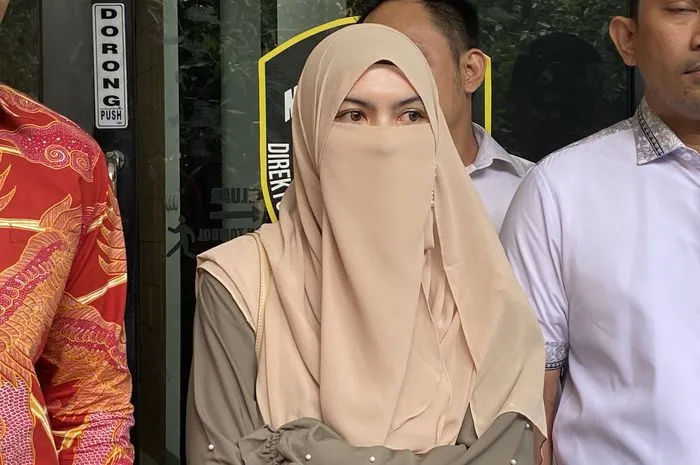 Wardatina Mawa Diperiksa 27 Pertanyaan dalam Kasus Dugaan Perzinaan