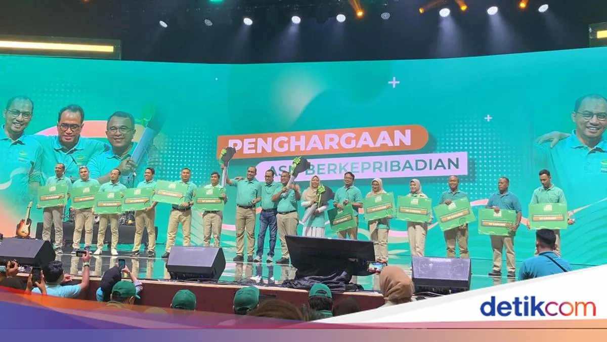 Kementerian Perhubungan Berikan Penghargaan kepada 15 ASN Berprestasi di Hub Space 2024