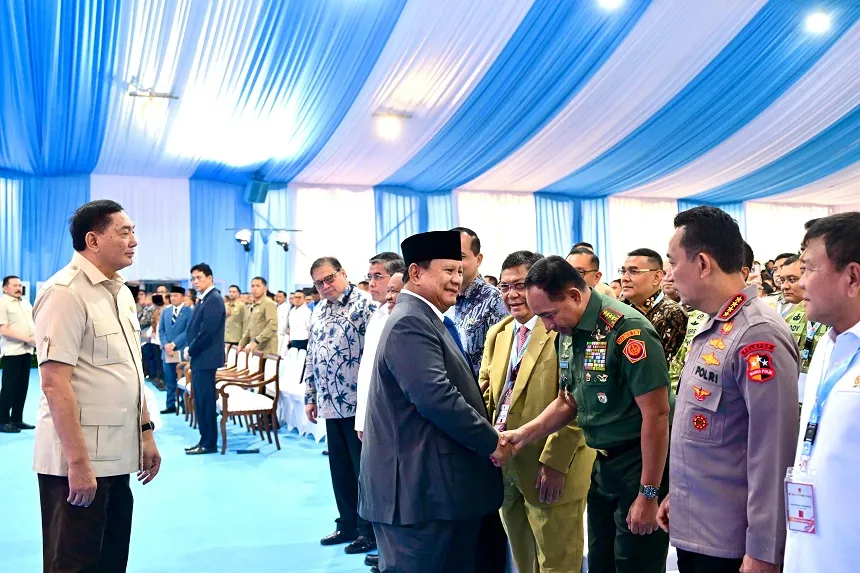 Panglima TNI Hadiri Pelantikan Hakim Konstitusi, Ombudsman, dan Duta Besar RI