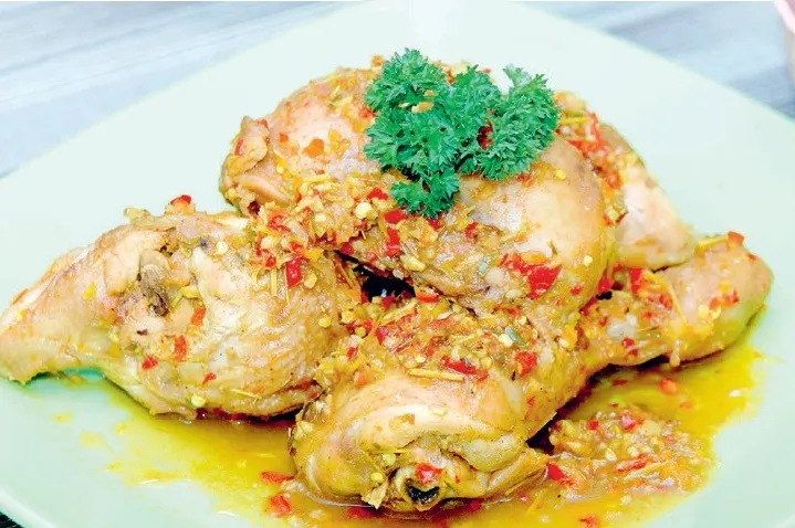 Ayam Betutu: Tradisi Rempah Bali yang Menggugah Selera