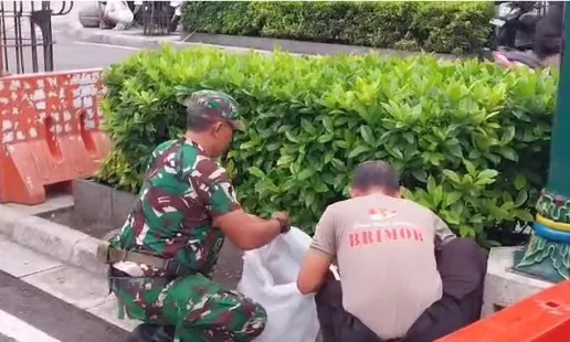 Sinergi TNI-Polri dalam Aksi Kebersihan Kota Yogyakarta