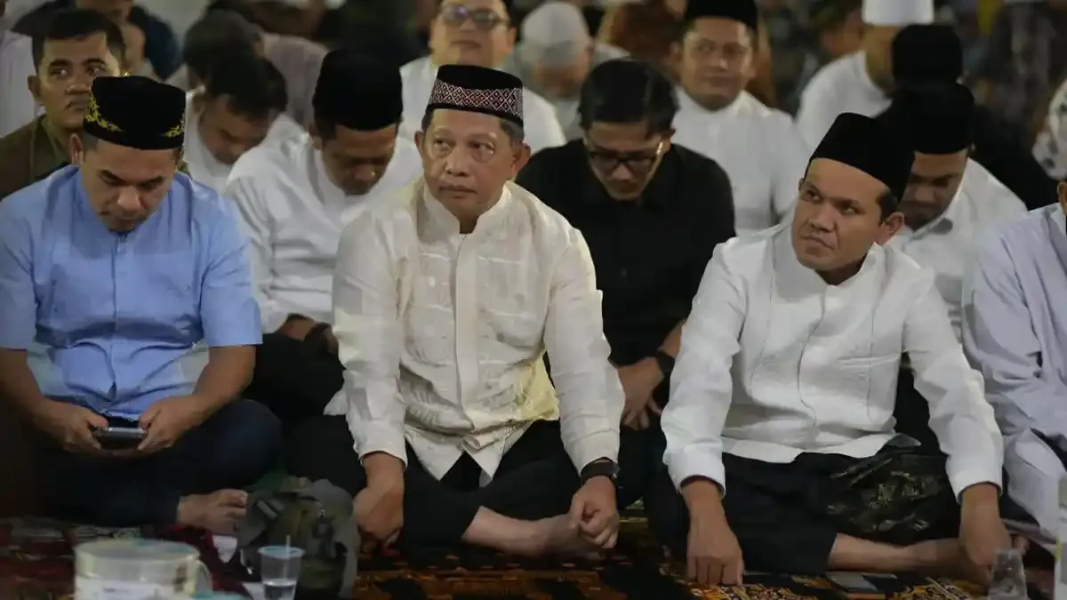 Mendagri dan Wagub Aceh Bantu Warga Terdampak Banjir Melalui Kegiatan Sosial
