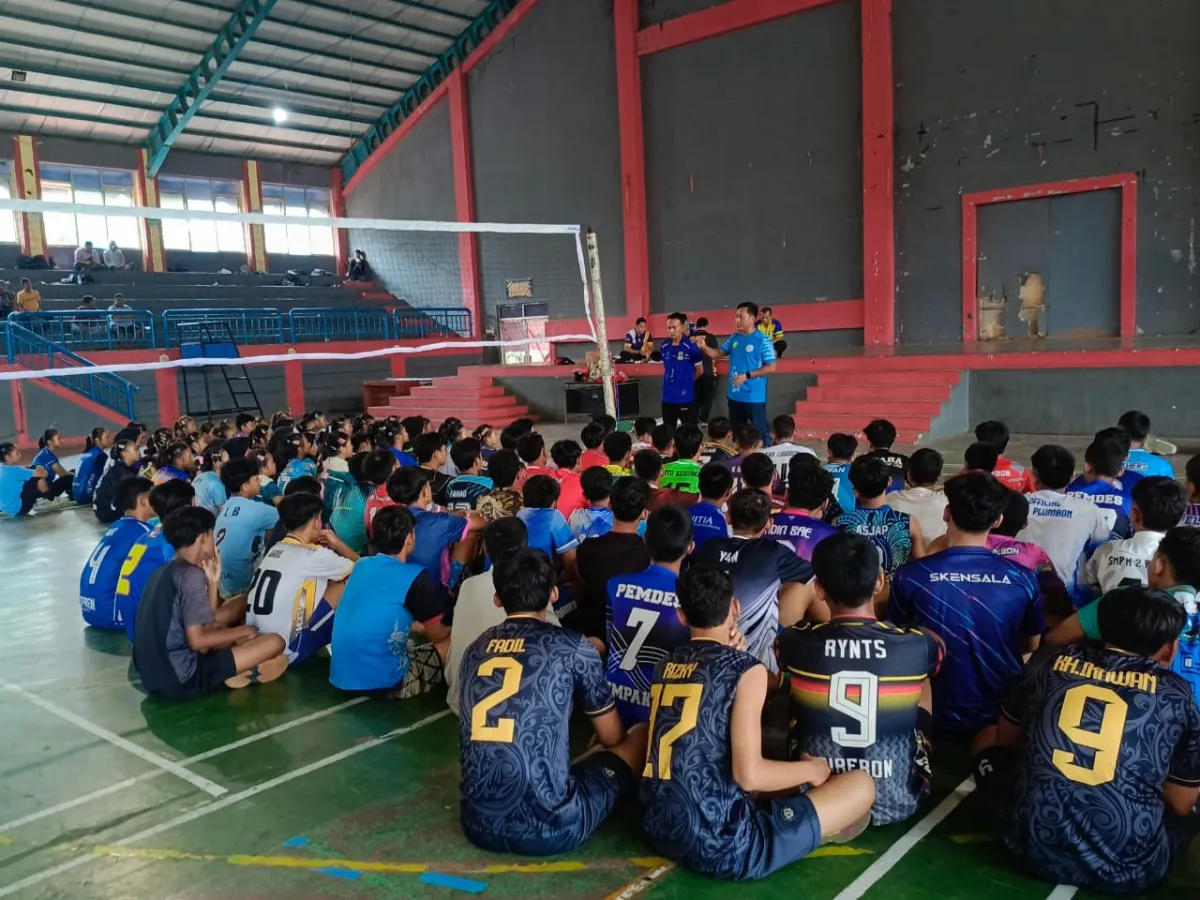 Ratusan Pelajar Cirebon Ikuti Seleksi Voli Menuju Popwil 2026
