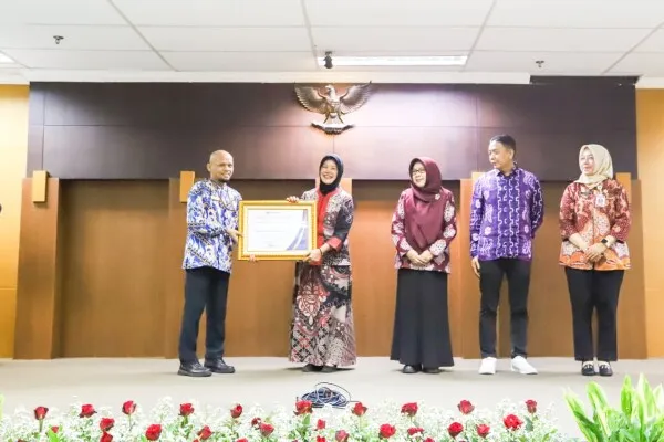 Bojonegoro Terima Penghargaan Kualitas Tertinggi Pelayanan Publik dari Ombudsman
