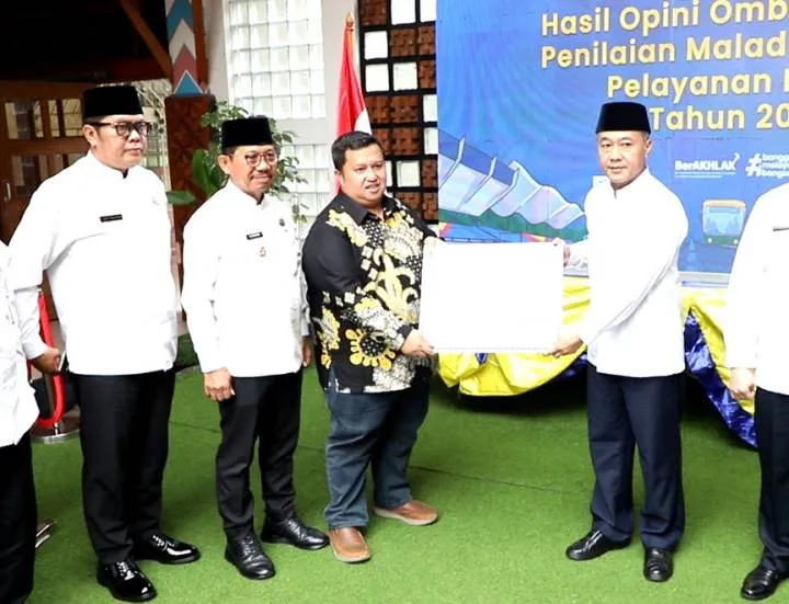 Dinas Pendidikan Kota Tangerang Raih Penghargaan Pelayanan Publik Sangat Baik