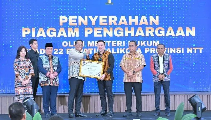 Wali Kota Kupang Raih Penghargaan atas Pembentukan Posbankum
