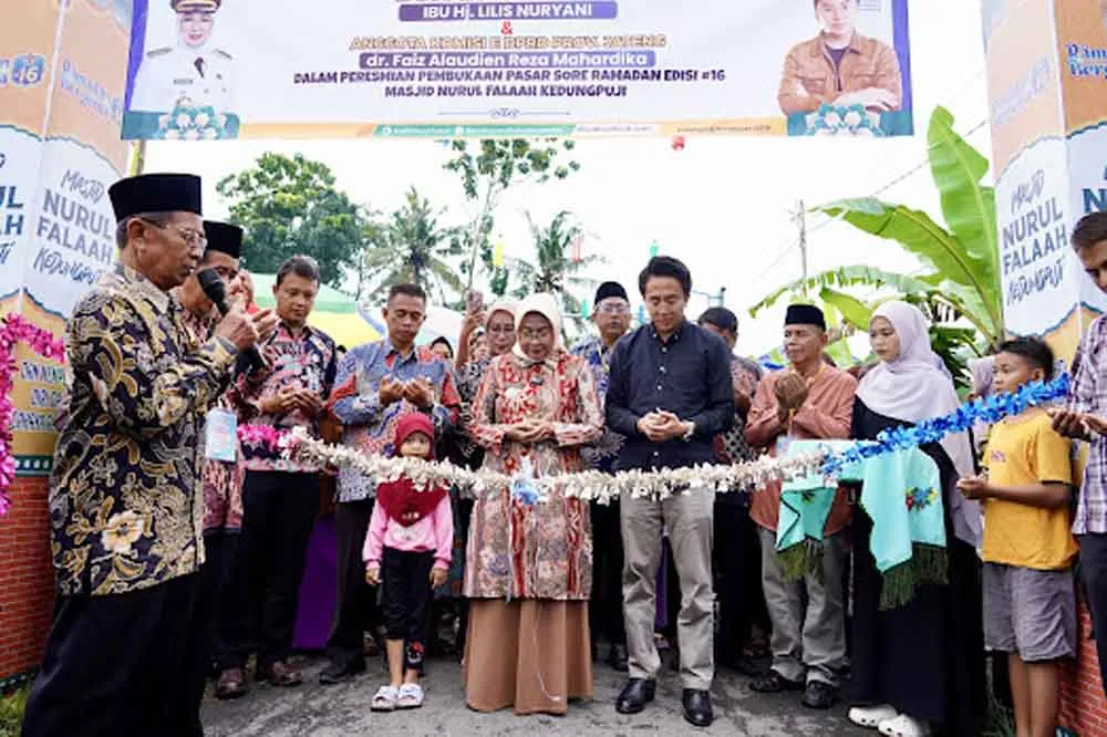 Bupati Kebumen Ajak Anak-Anak Belanja di Pasora dengan Uang Jajan