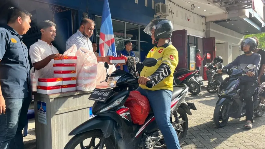 DPD Demokrat Riau Bagikan 1.000 Nasi Kotak untuk Berbuka Puasa