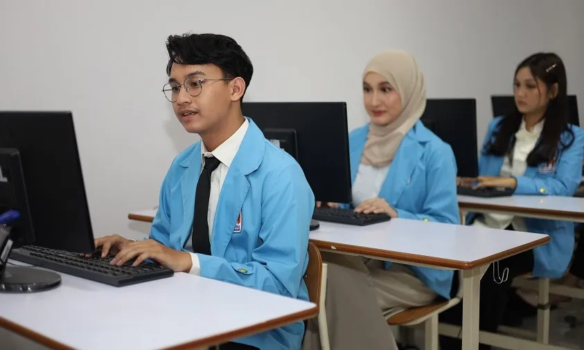 Peran Kecerdasan Buatan dalam Pendidikan: Antara Manfaat dan Tantangan