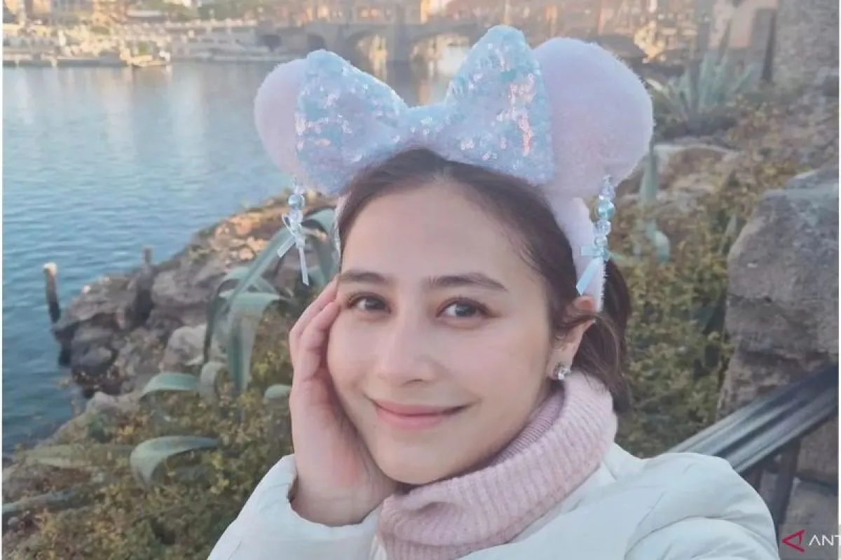 Selebritas Tanah Air Rayakan Tahun Baru Bersama Orang Terkasih