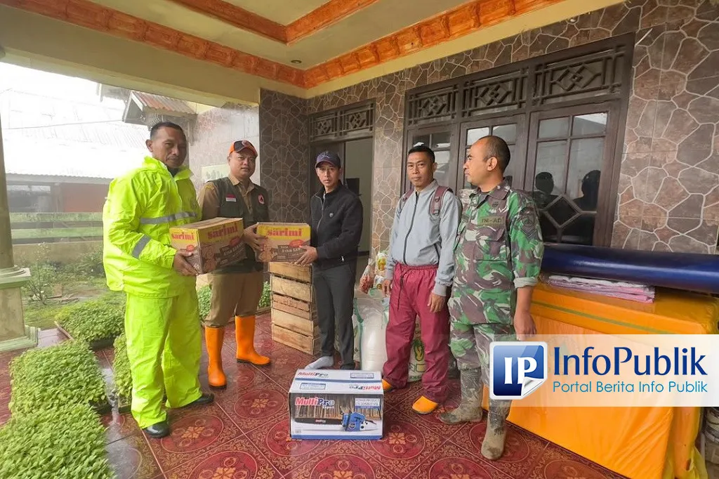 Dinsos Batang Salurkan Bantuan Logistik untuk 600 Pengungsi Longsor