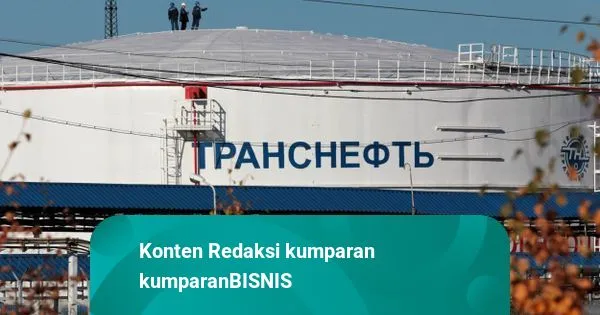 Pengeboran Minyak Rusia Anjlok Akibat Sanksi dan Penguatan Rubel