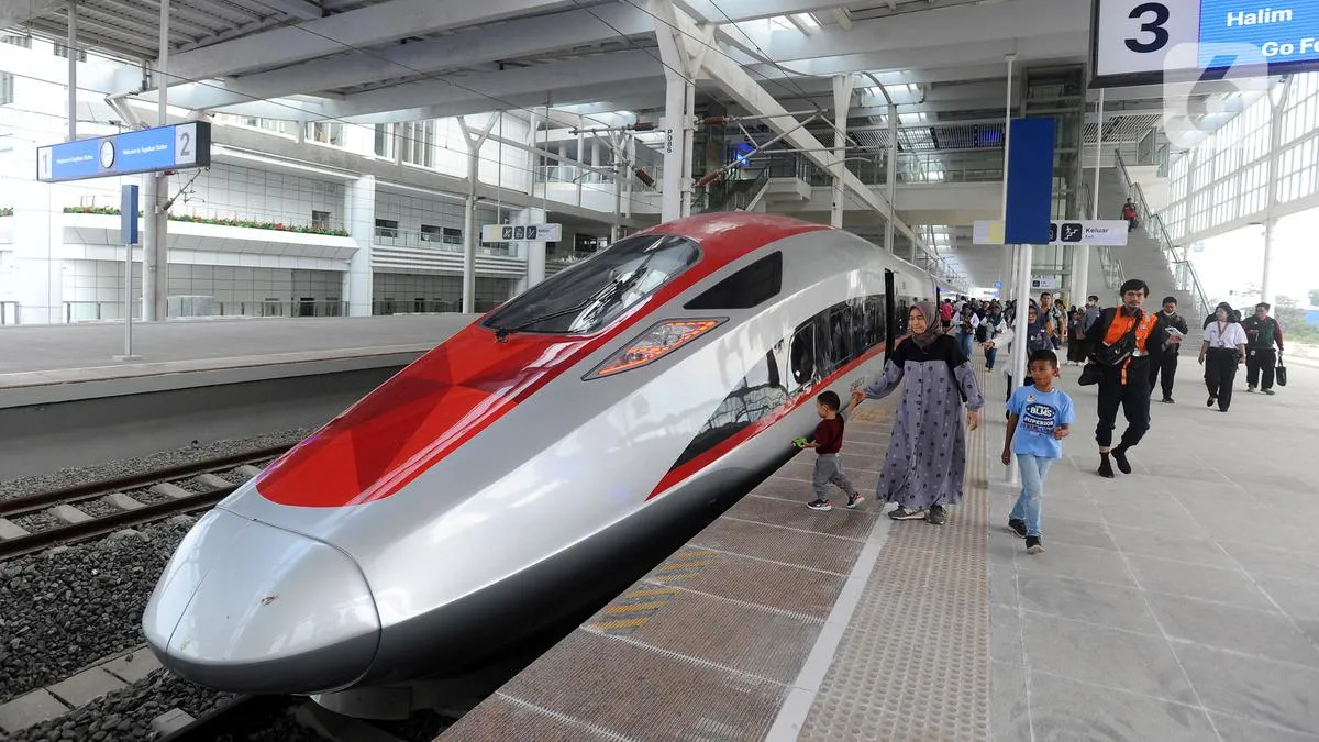 PT Kereta Cepat Indonesia China (KCIC) Membuka Lowongan Kerja Terbaru untuk Posisi Mandarin Interpreter