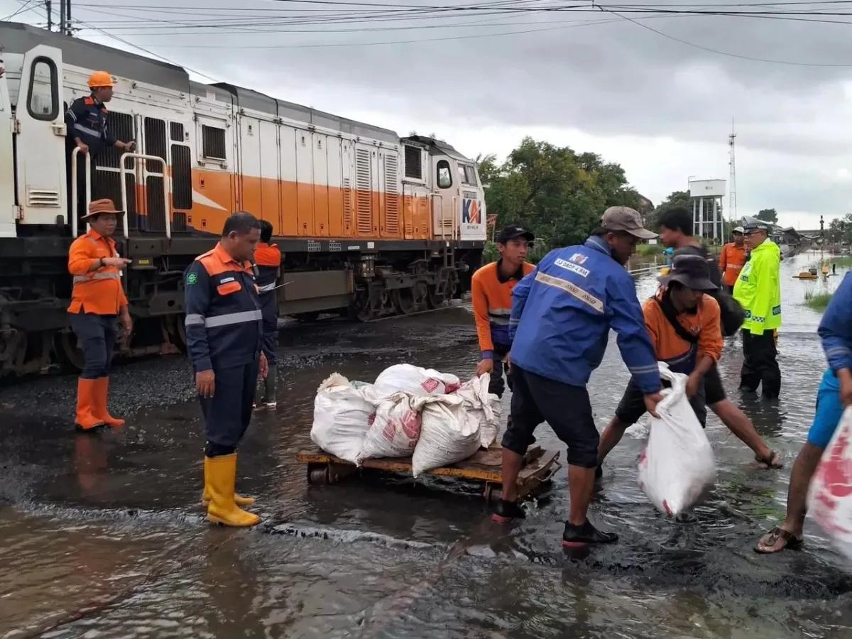 DPR Dorong Solusi Permanen untuk Penurunan Tanah di Jalur Kereta Semarang