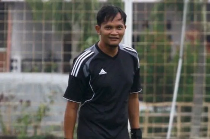 Kurnia Sandy Resmi Bergabung Sebagai Pelatih Kiper Persita Tangerang