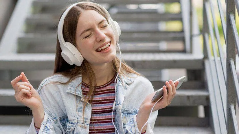 10 Lagu Barat Viral TikTok yang Harus Didengar di 2025