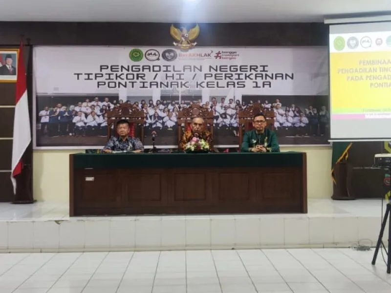 Ketua PT Pontianak Tegaskan Pentingnya Integritas dan Disiplin di PN Pontianak