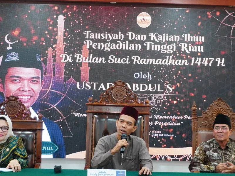 Kajian Ramadhan PT Riau: Ust. Abdul Somad Ajak Perkuat Integritas Aparatur Peradilan