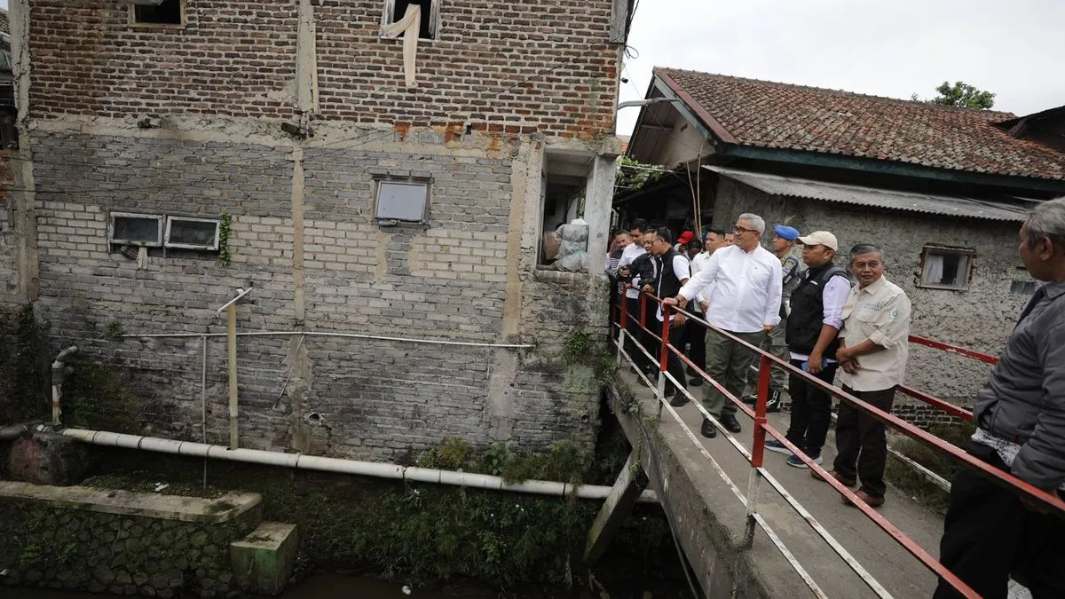 Wali Kota Bandung Tinjau Masalah Lingkungan dan Sosial di Tamansari