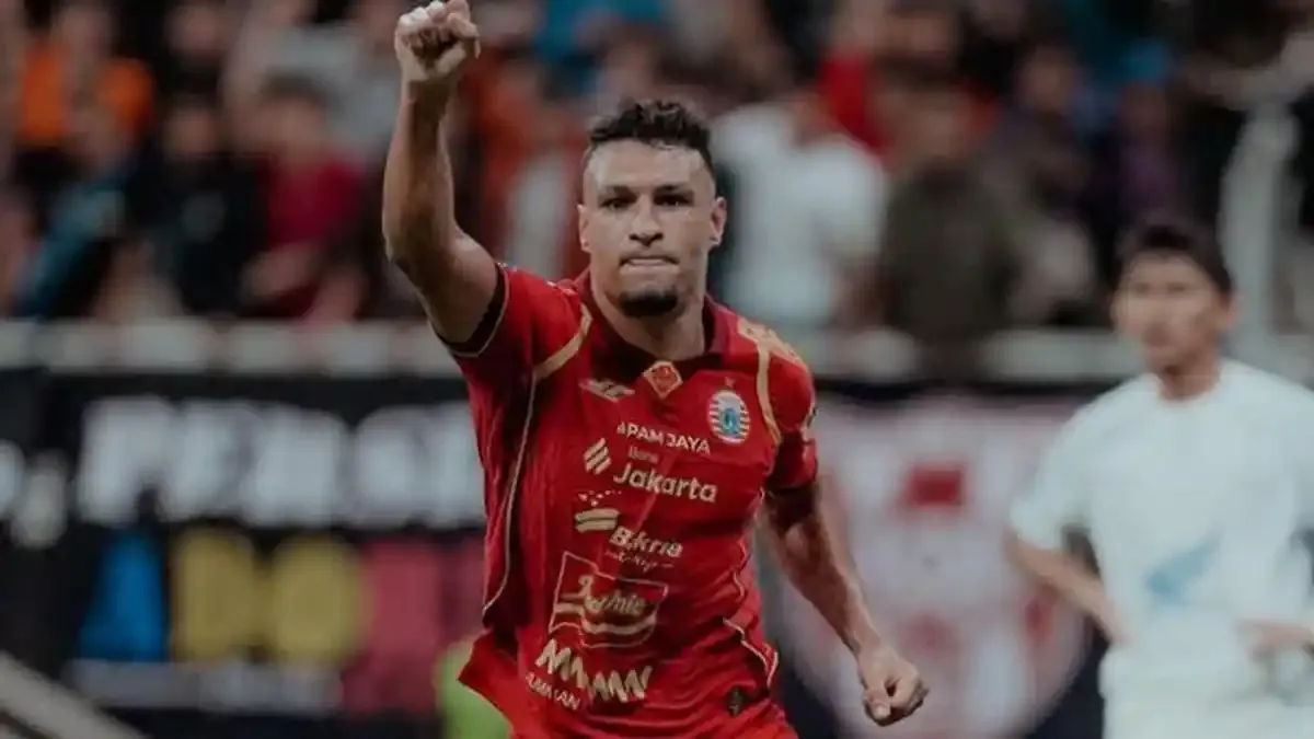 Persija Hadapi Dilema Masa Depan Alaeddine Ajaraie