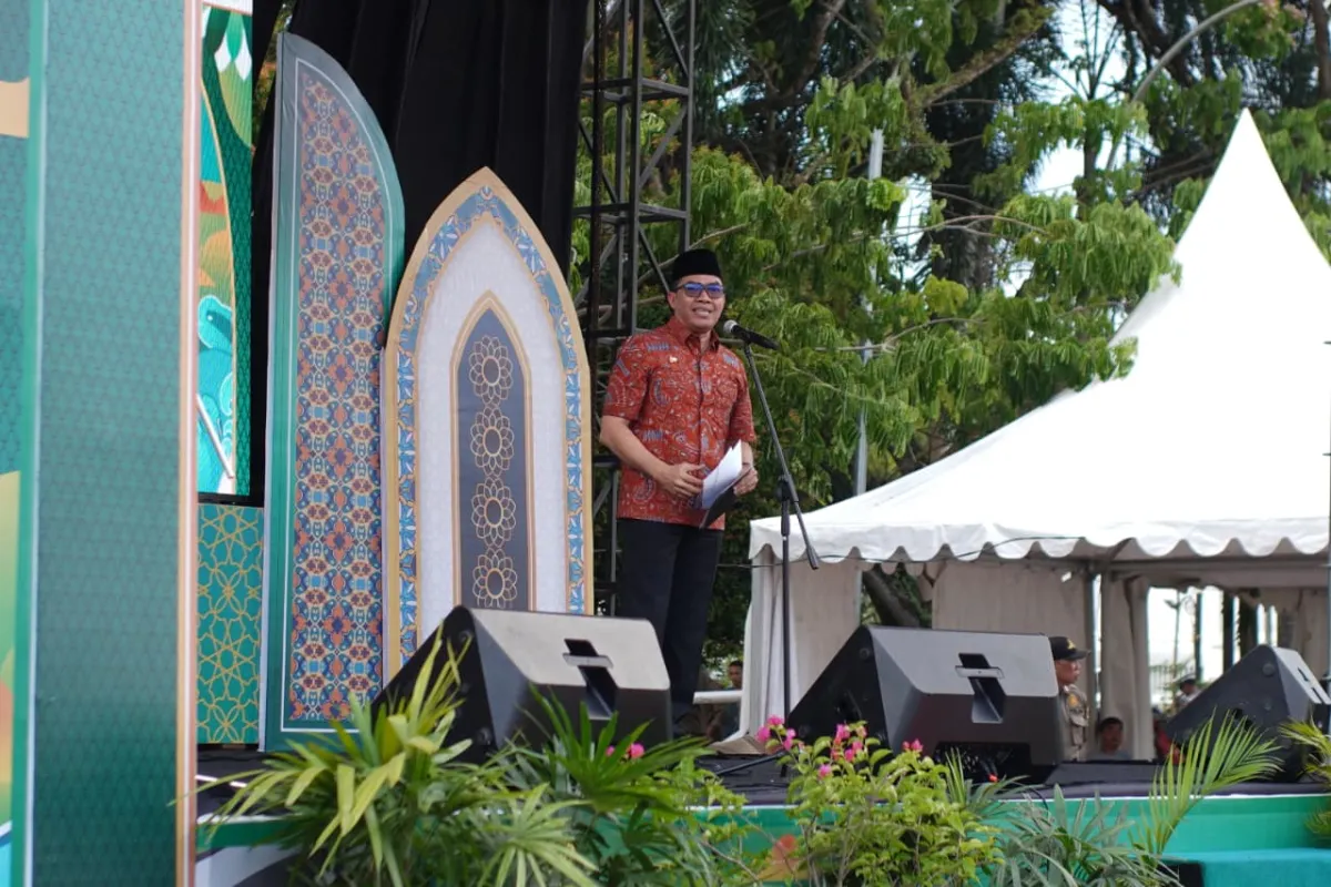 Wali Kota Samarinda Resmikan Wisata Belanja Ramadan di GOR Segiri