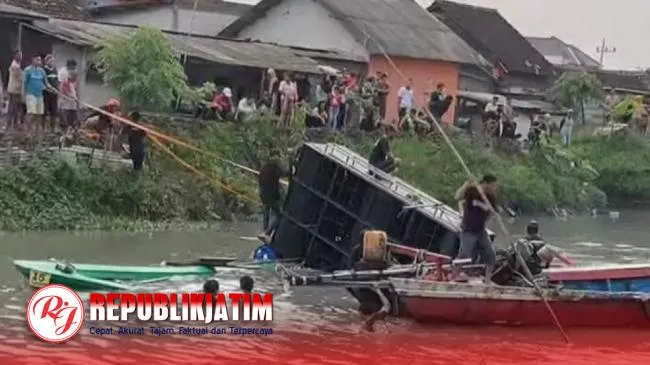 Perahu Sound Horeg Tenggelam Saat Nyadran di Balongdowo, Sidoarjo