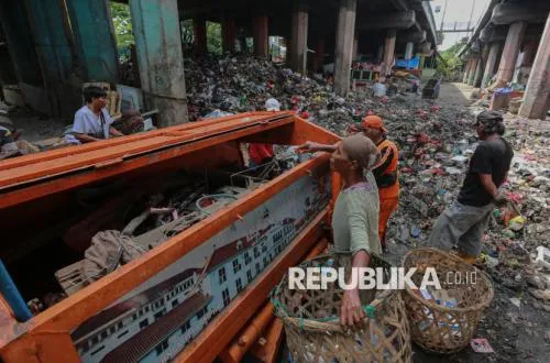 Pemerintah Provinsi DKI Jakarta Membangun Pusat Daur Ulang Plastik