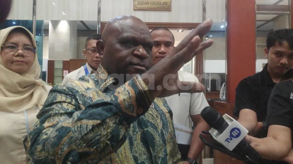 Natalius Pigai Tegaskan Program Makan Bergizi Gratis Penting untuk Hak Asasi Manusia