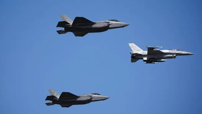 Polandia Kerahkan Jet Tempur Setelah Serangan Rusia ke Ukraina
