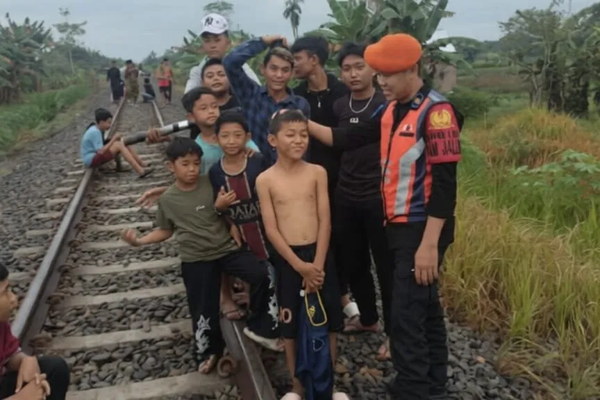 PT Kereta Api Indonesia Imbau Masyarakat Hindari Aktivitas di Jalur Rel Selama Ramadan