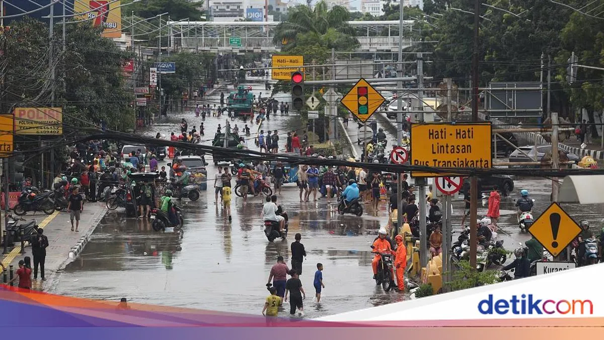 Banjir Jakarta 18 Januari 2026: 48 RT Terendam dan Ribuan Warga Mengungsi