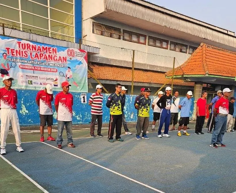 Turnamen Tenis Antar Klub Meriahkan HUT ke-80 RI di Mojokerto
