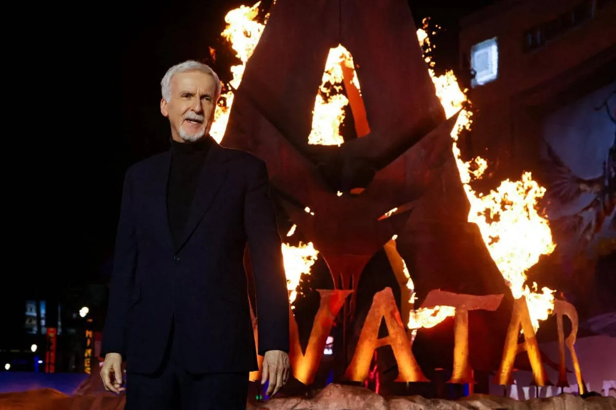 James Cameron Kritik Rencana Akuisisi Warner Bros oleh Netflix Sebagai Ancaman untuk Bioskop