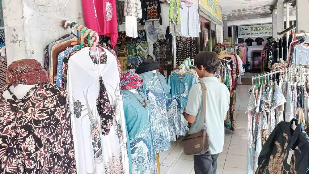 Pedagang Sentra Batik Trusmi Cirebon Hadapi Penjualan Sepi Meski Ada Pengembangan Wisata Kuliner