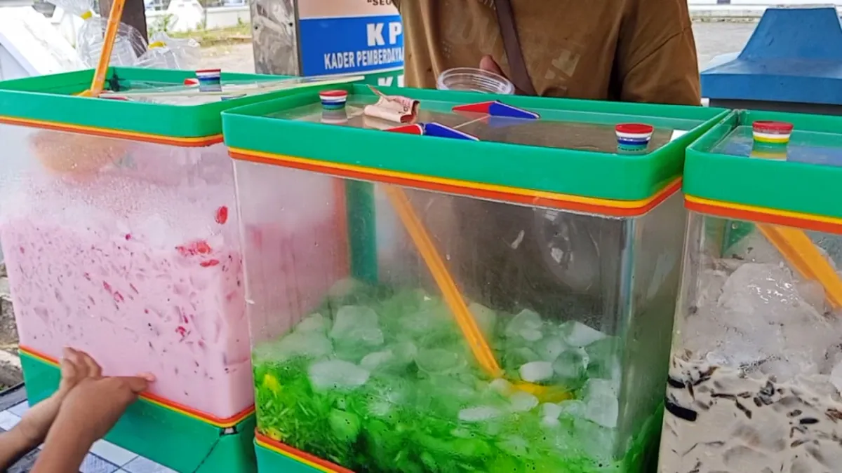Sentra Kuliner Takjil di Maguan Rembang Ramai di Hari Pertama Puasa