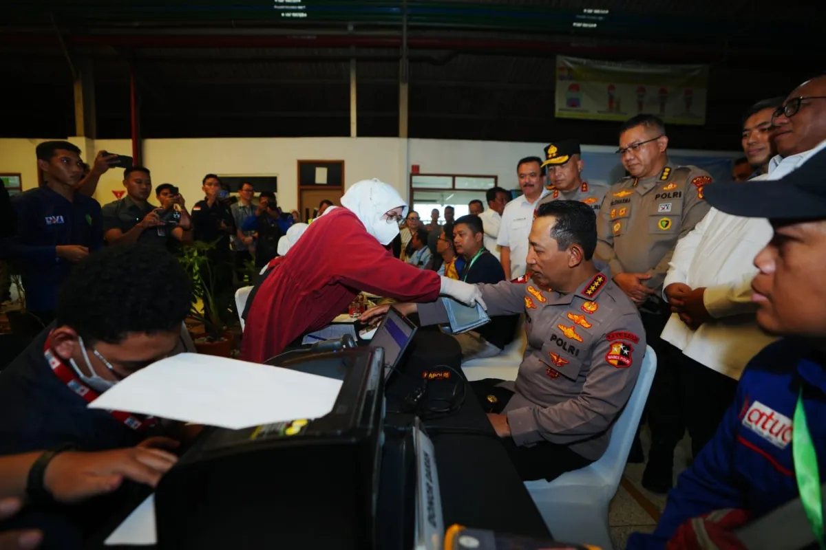 Kapolri Donor Darah di HUT KSPSI, Dukung Kesejahteraan Buruh