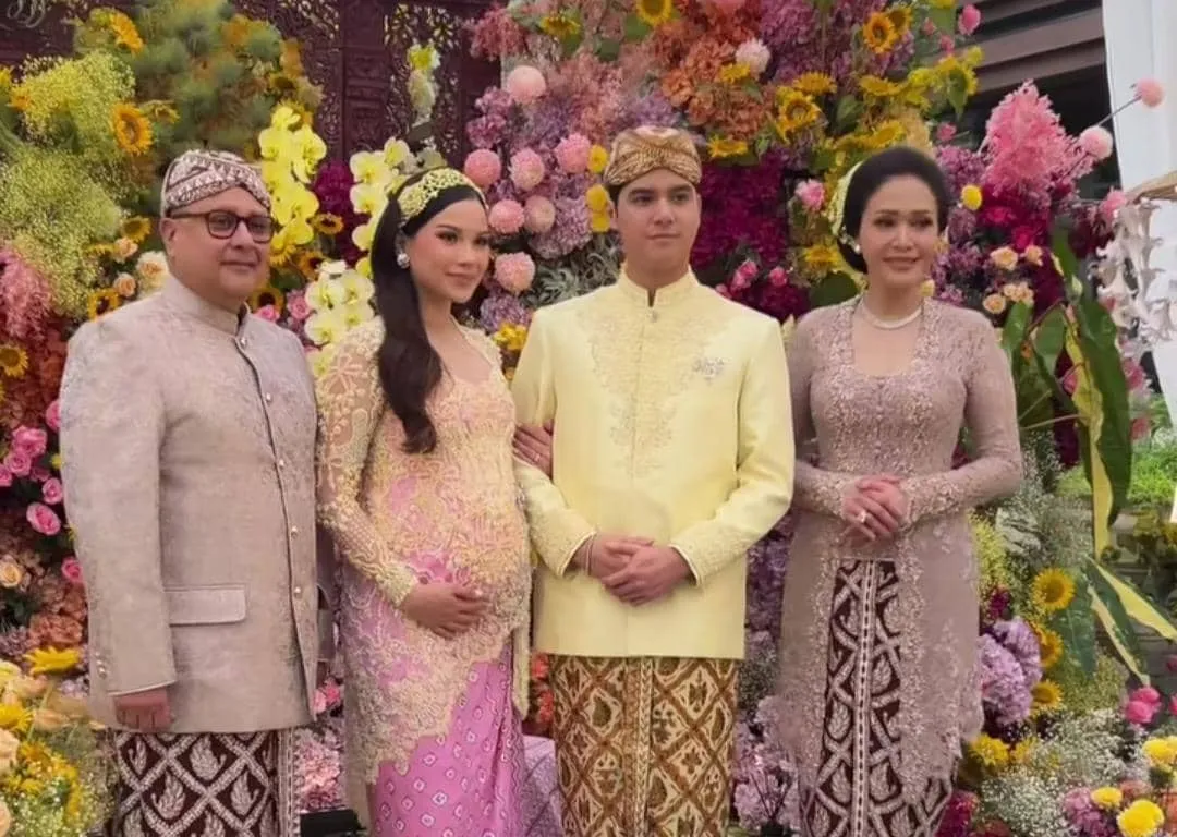 Dekorasi Ceria Tujuh Bulanan Alyssa Daguise dan Al Ghazali
