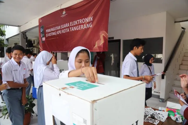 SMAN 12 Kota Tangerang Inovasi Pemilihan OSIS dengan E-Voting Pertama di Banten