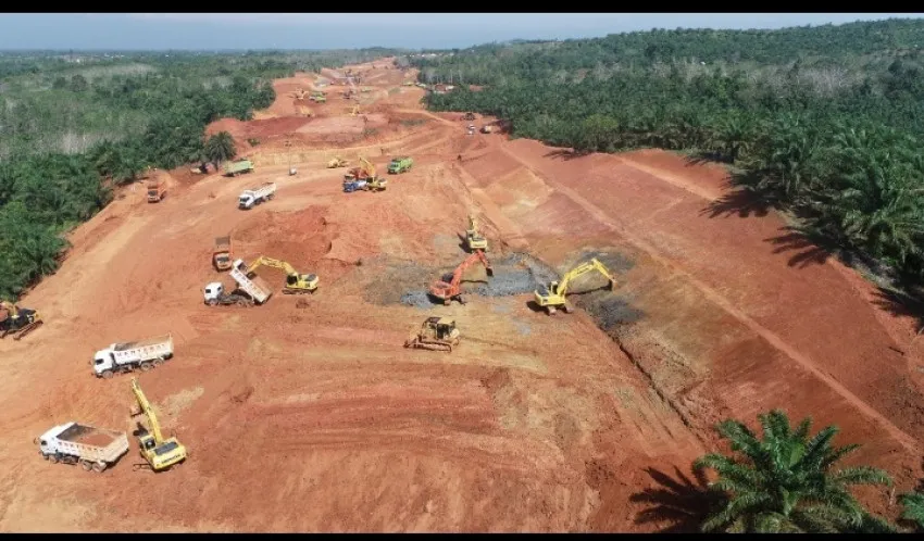 Hutama Karya Bangun Jalan Tol Trans Sumatera dengan Produk Lokal