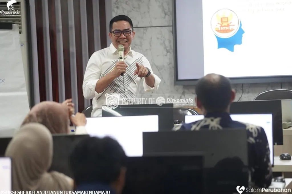 Wali Kota Andi Harun Ajar Hukum Tata Negara di UT